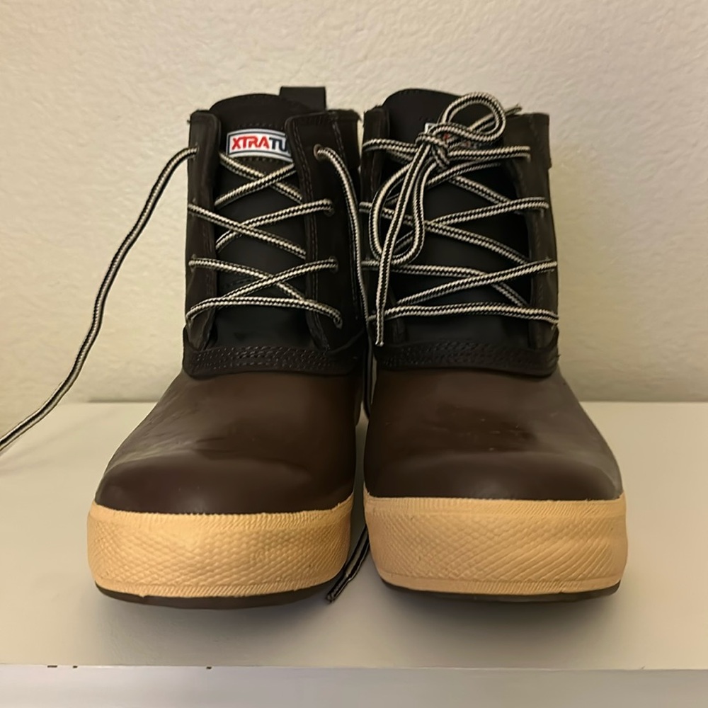 Xtratuf Women’s 6” Legacy Lace Brown Duck boot.